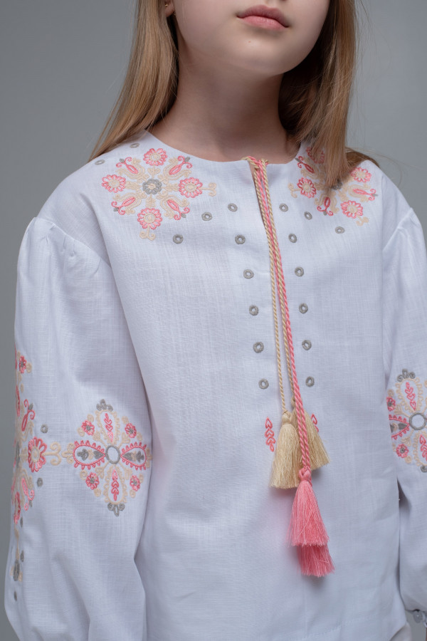Вишита блуза для дівчинки White1