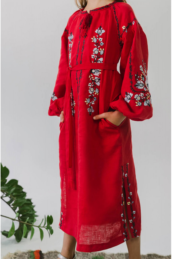 Вишита сукня для дівчинки Red