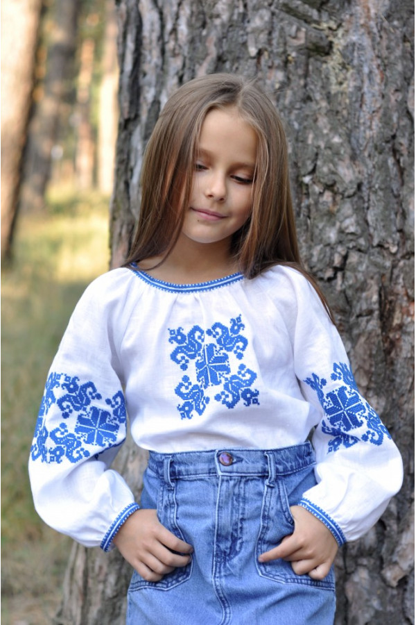 Ошатна біла блуза з вишивкою для дівчинки