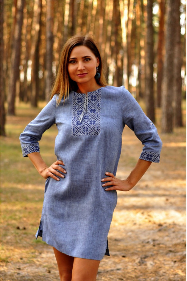 Стильне коротке плаття в стилі casual