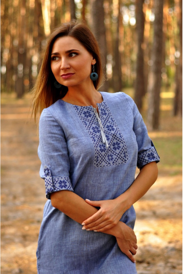 Стильне коротке плаття в стилі casual