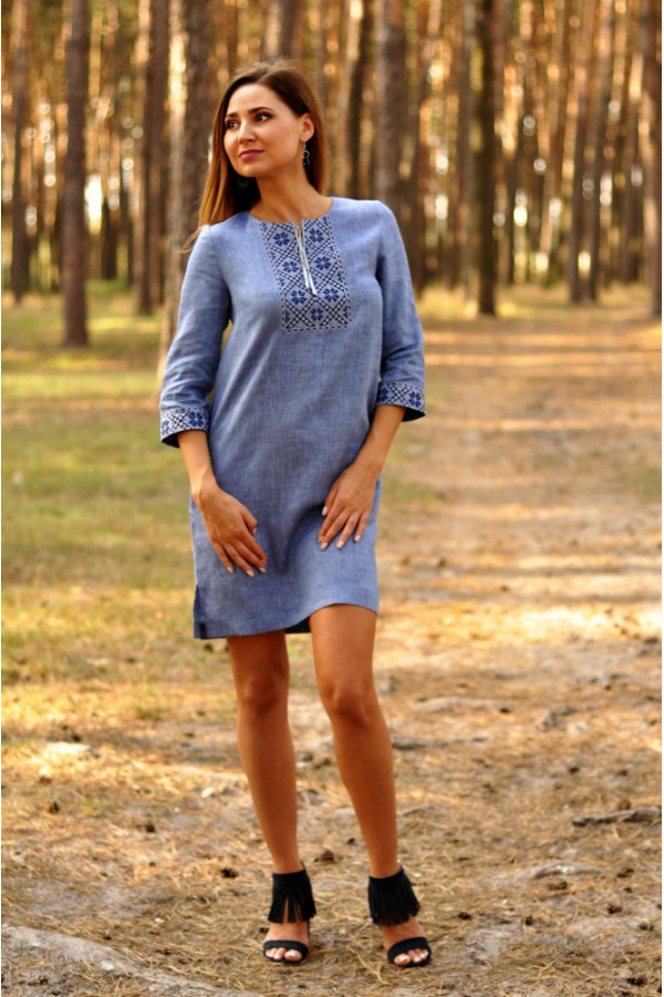 Стильне коротке плаття в стилі casual